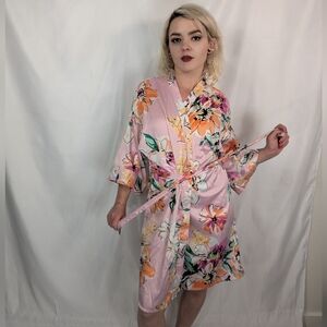 Soho Apparel L pink floral satin robe